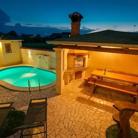 Holiday In Istrien 8599 بيت للعطل *